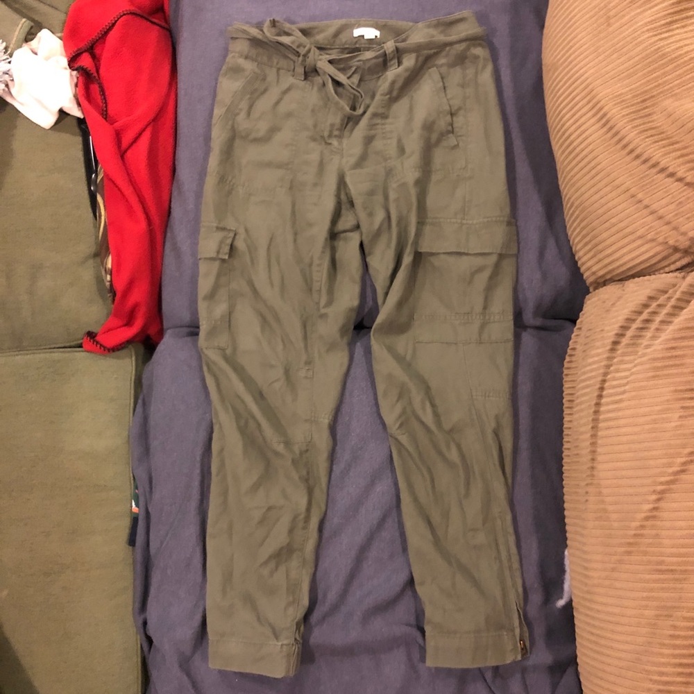 Ann Taylor Loft Cargo Pants (w/belt)